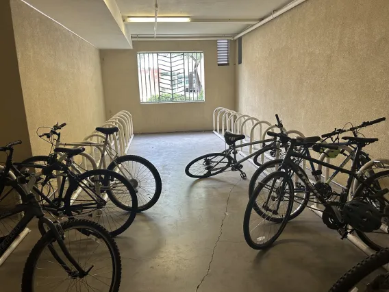 La Aldea bike room