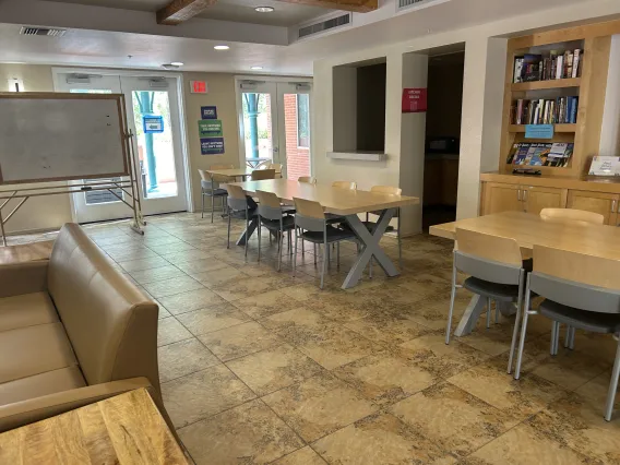 La Aldea community room